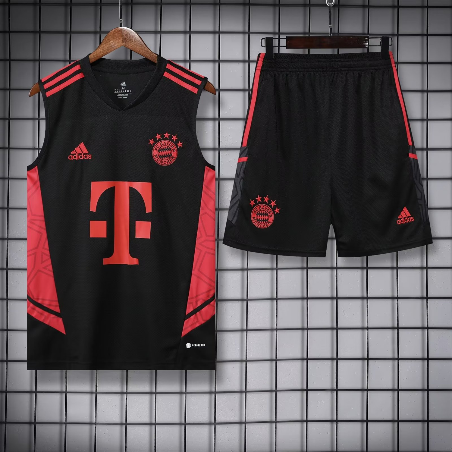 Bayern Munich 23-24 Black & Red Training Vest Suit