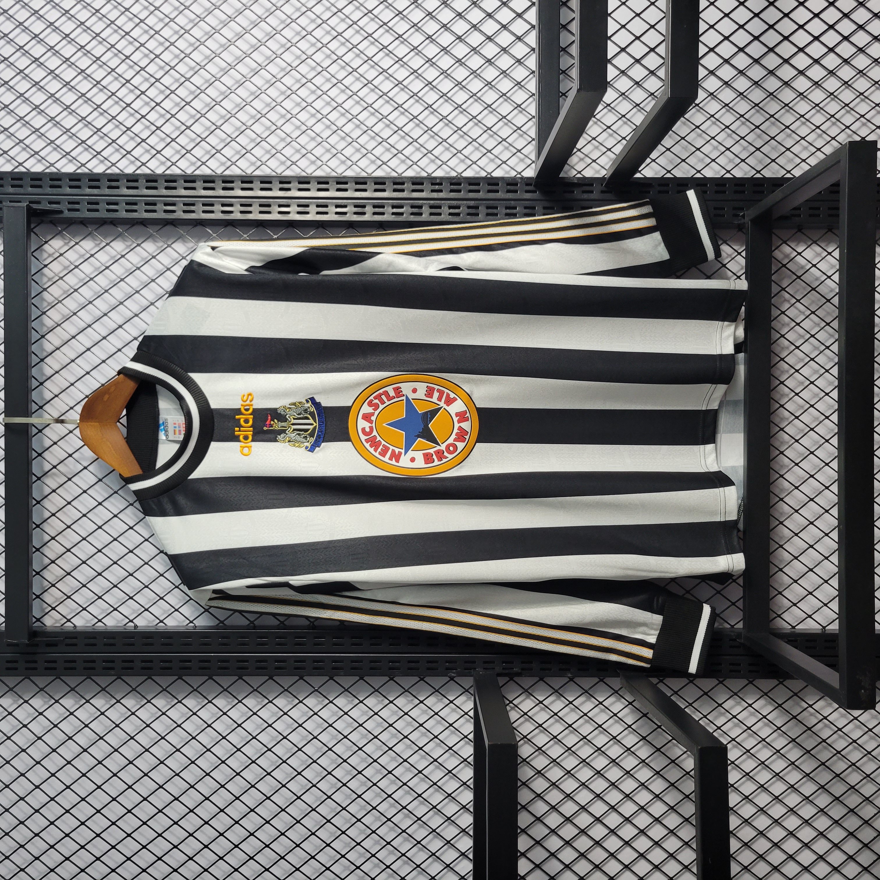 Retro Newcastle United 1995-97 Home Stadium Long Sleeve Jersey